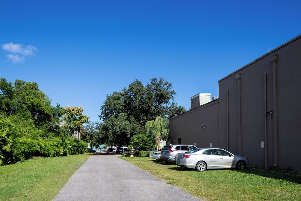 ニューオーリンズ コートヤード ホテル アンド スイーツ バイ ザ フレンチ クォーター 写真