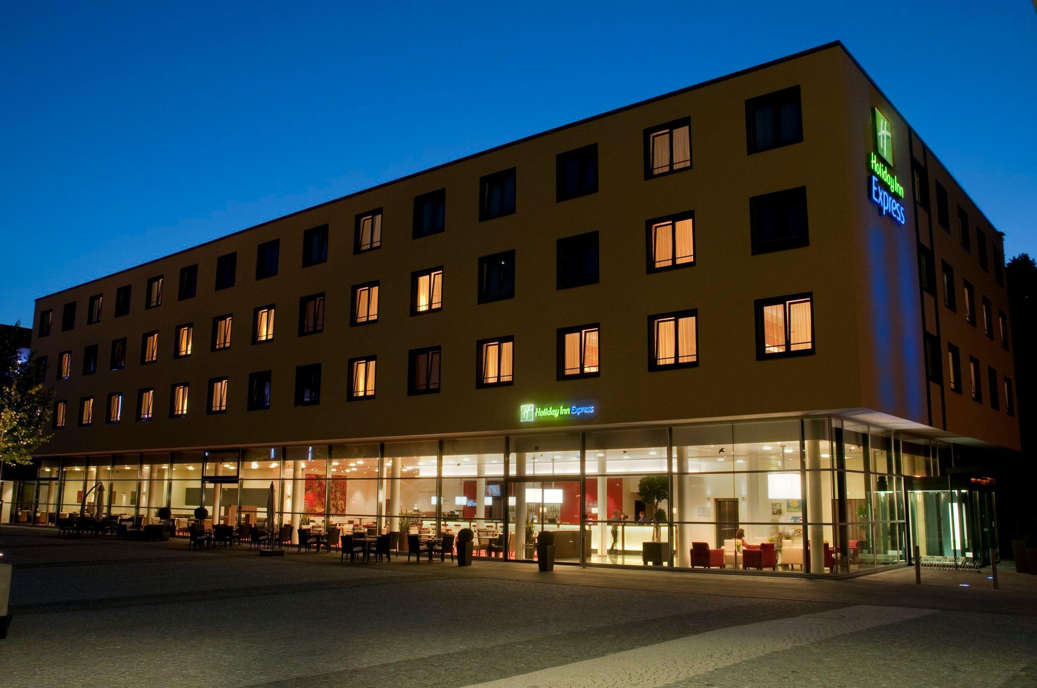 ホリデイ イン エクスプレス ジンゲン バイ IHG 写真