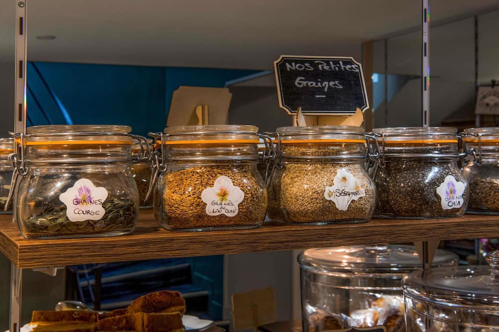 ホテル メルキュール パリ シュレーヌ ロンシャン 写真