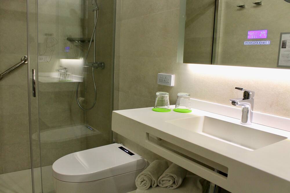 ""ランブラ アリカンテ コンタクトレス"","2 写真