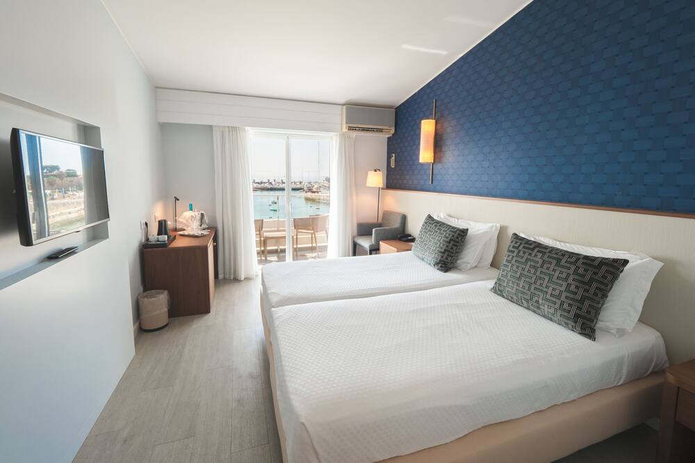 ホテル バイア 写真