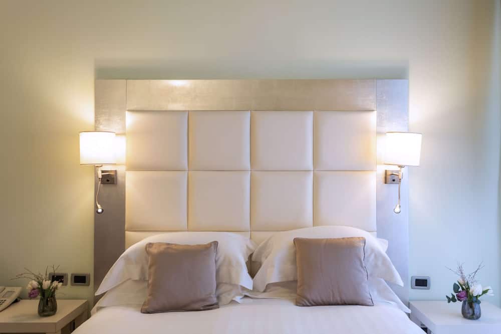 パラッツォ カラッチョーロ ナポリ 写真