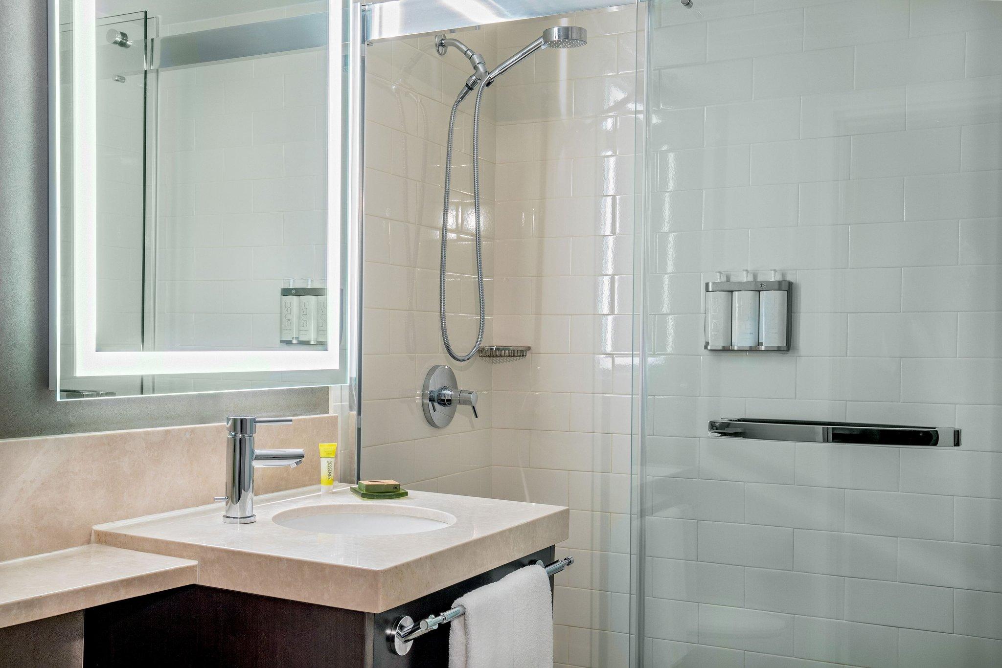 ホテル アダージオ オートグラフ コレクション 写真