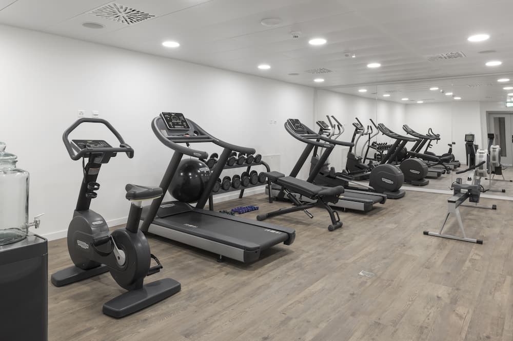 ベース ニヨン 写真