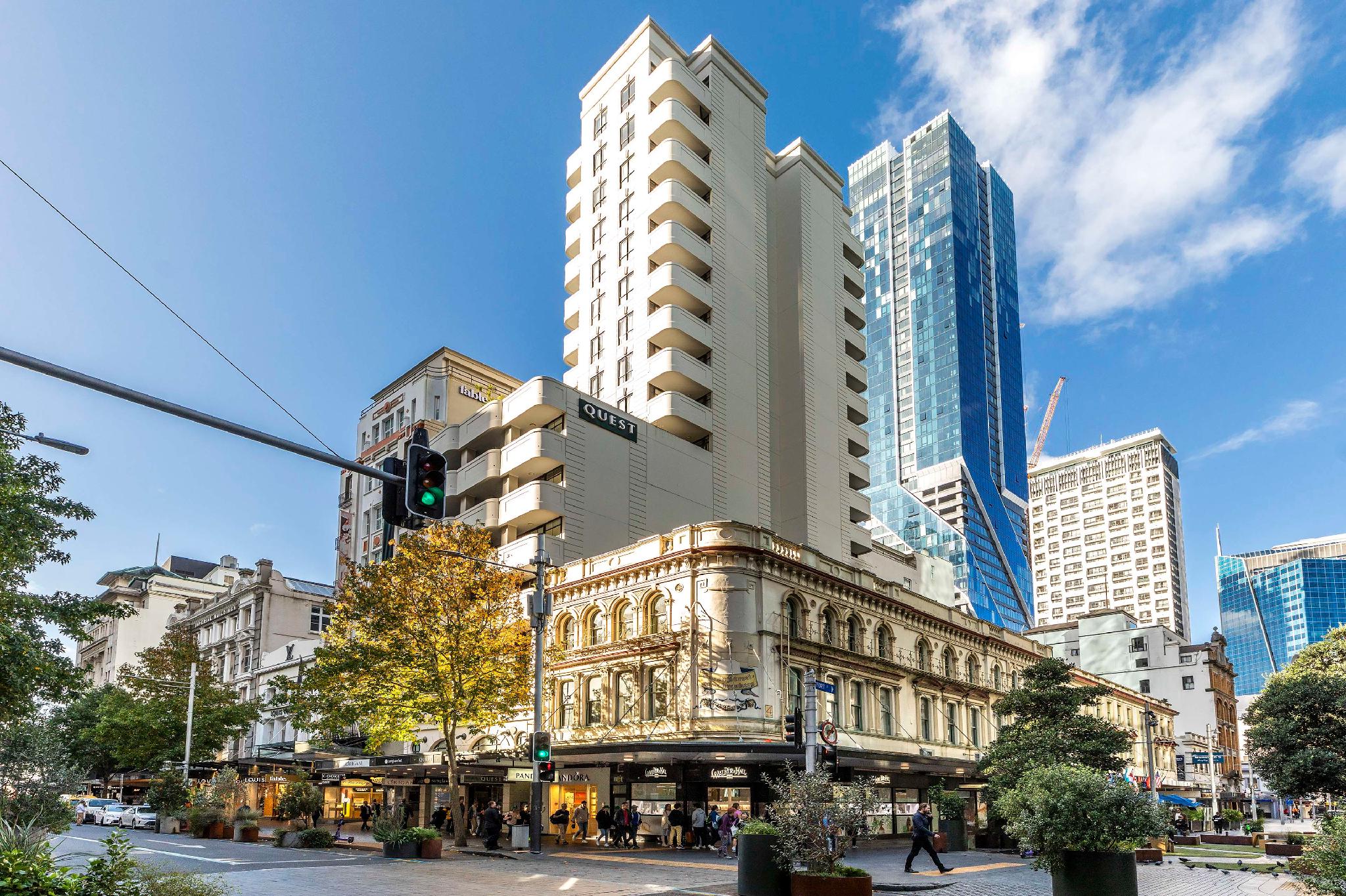 クエスト オン クイーン 写真