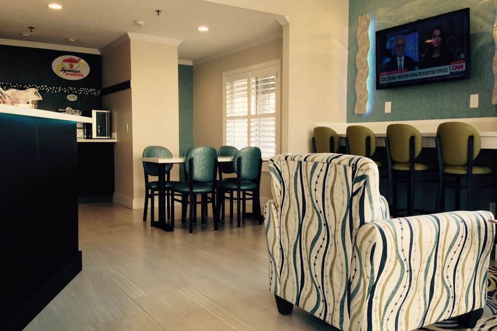 スーパー 8 バイ ウィンダム マウンテン ビュー 写真