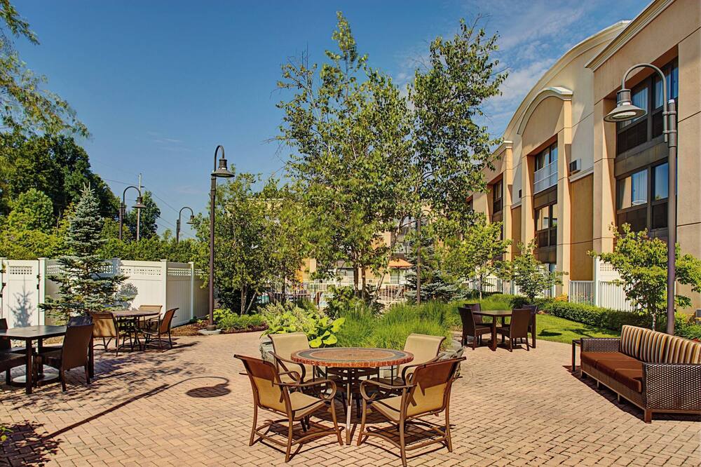 Courtyard by Marriott Montvale 写真