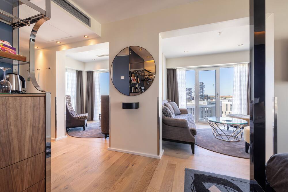 チボリ ホテル 写真