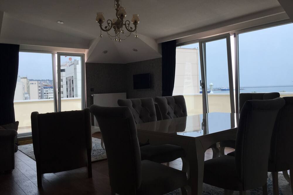 Neba Royal Hotel 写真