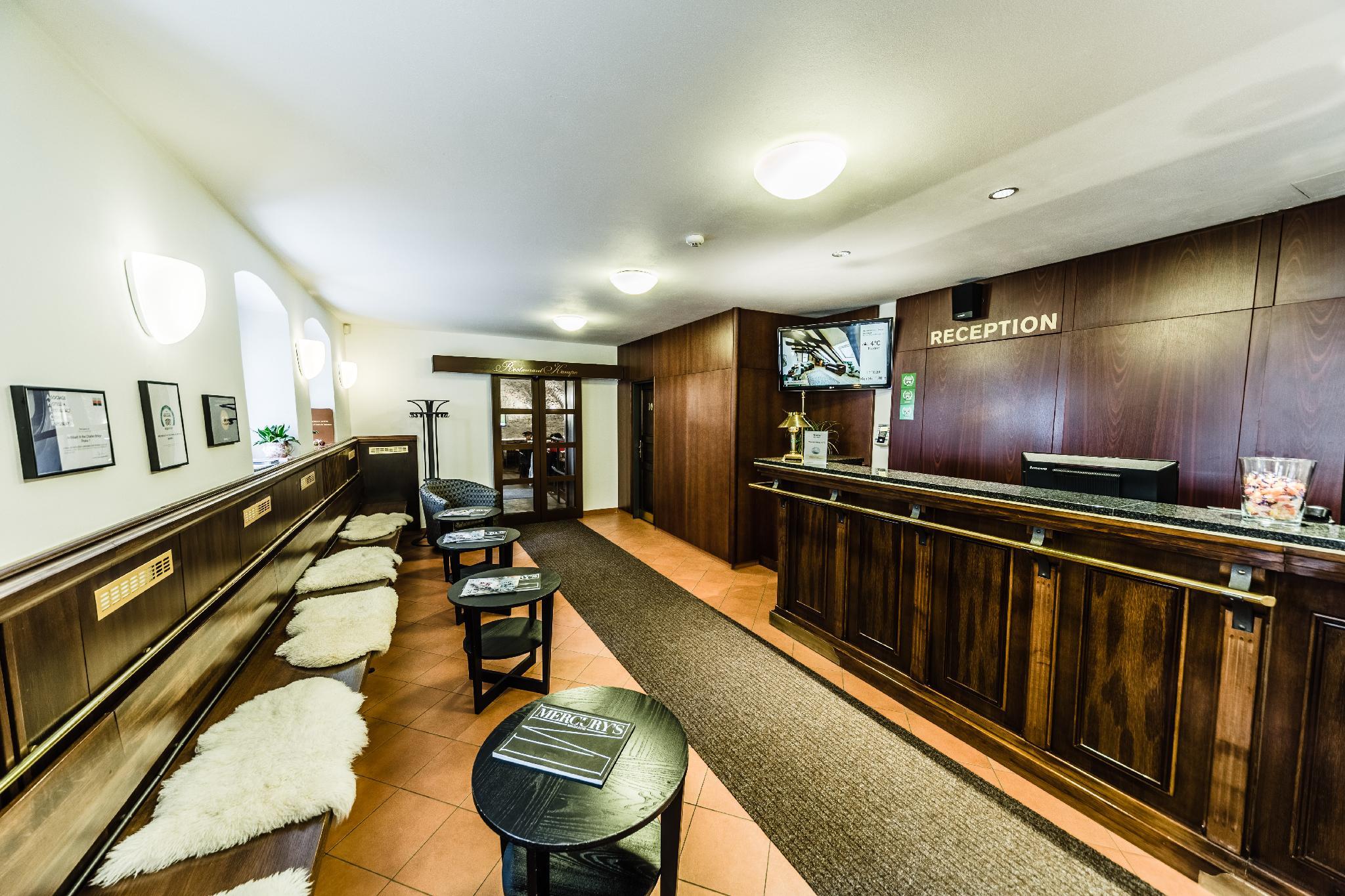 アーキバルド アット ザ チャールズ ブリッジ 写真