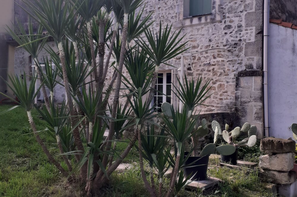 Stone sheepfold 写真