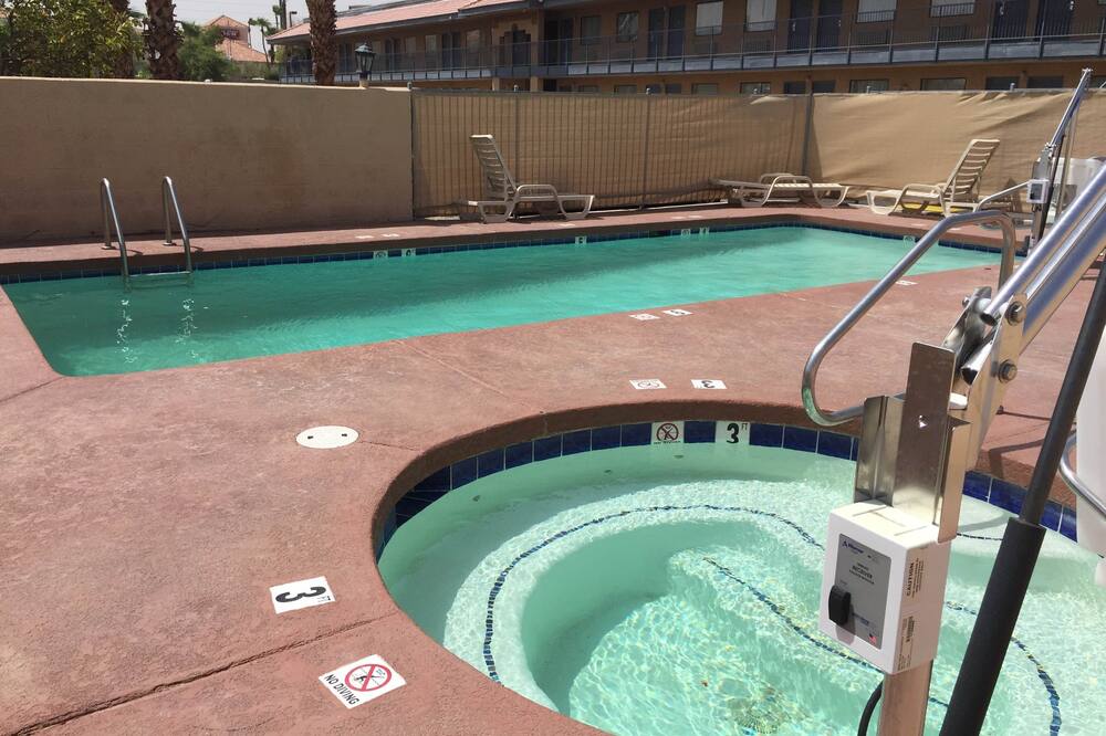 デイズ イン バイ ウィンダム ユマ 写真