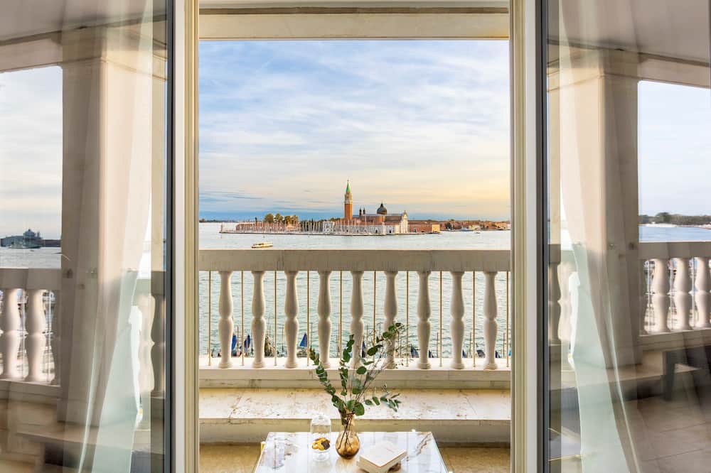 ホテル ロンドラ パレス 写真