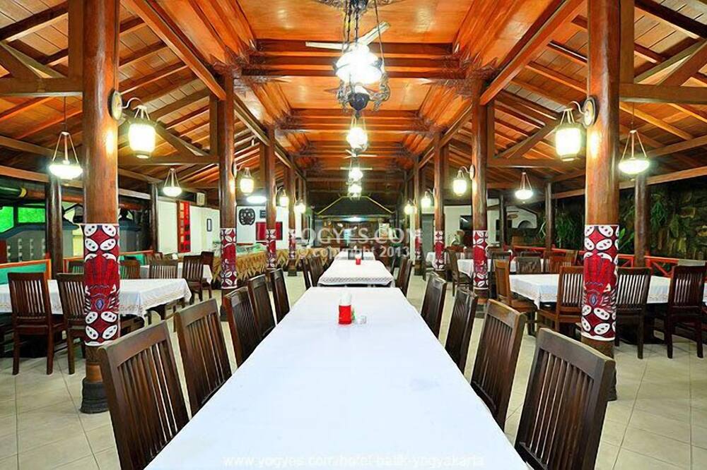 ホテル バティック ジョグジャカルタ 写真