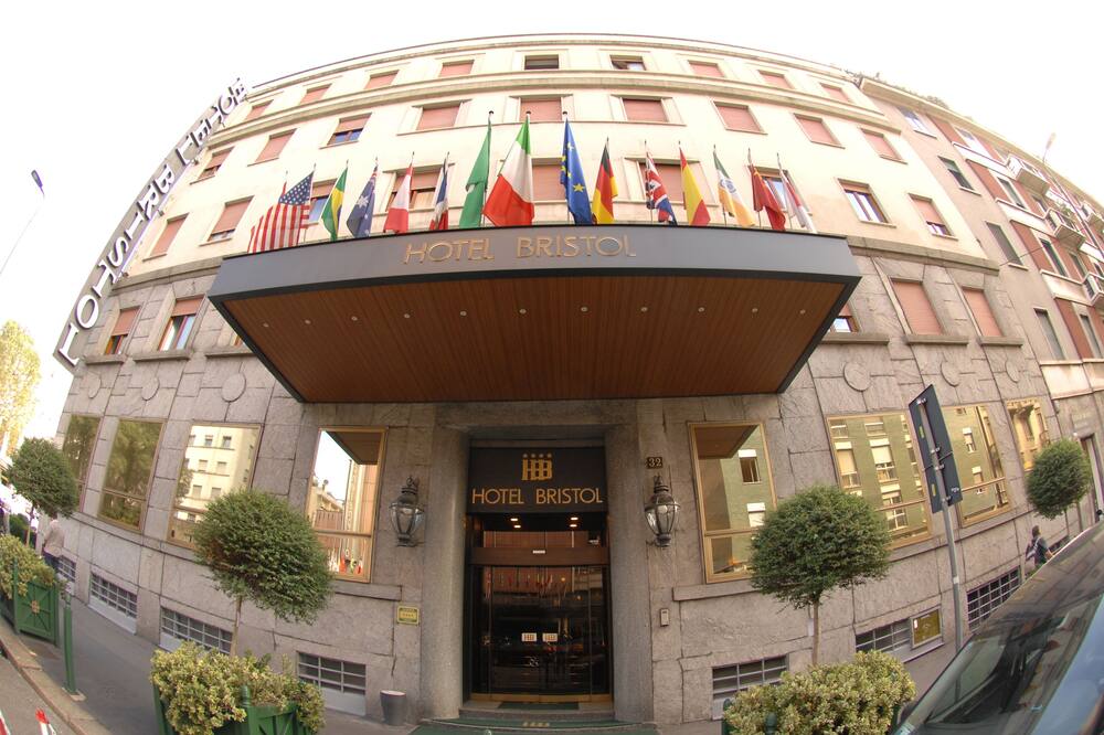 ホテル ブリストル 写真