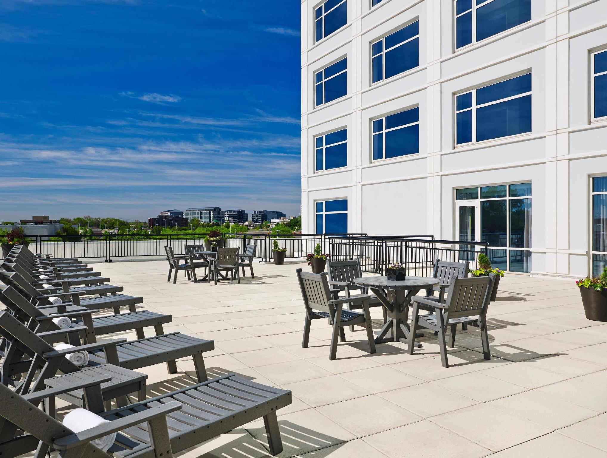 The Westin Chicago Lombard 写真