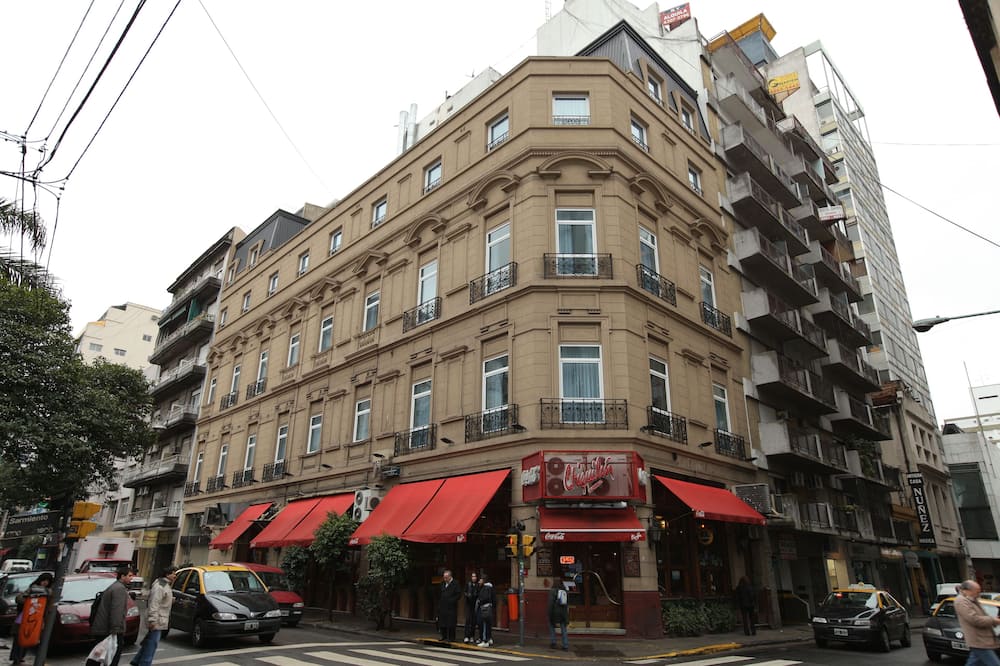 ユーロプラザ ホテル アンド スイーツ 写真