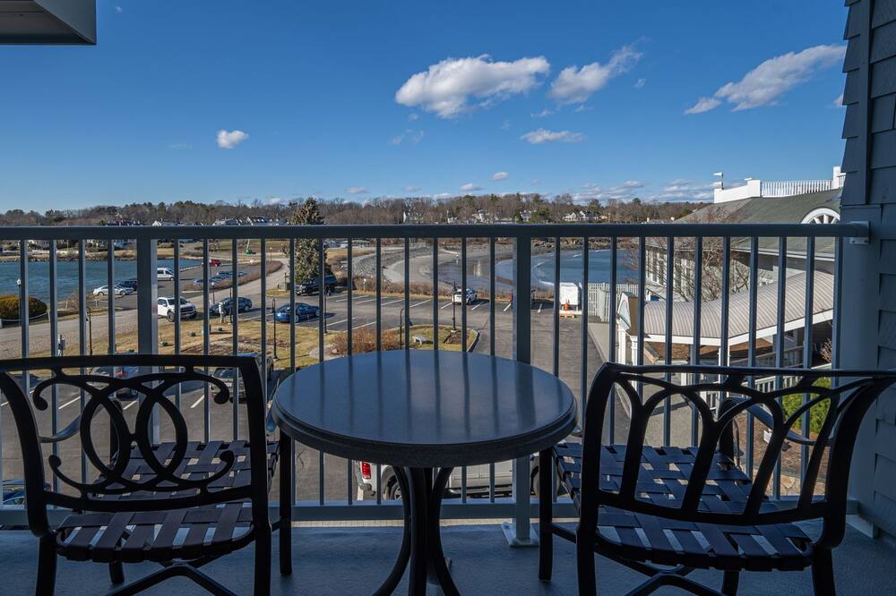 ステージ ネック イン 写真