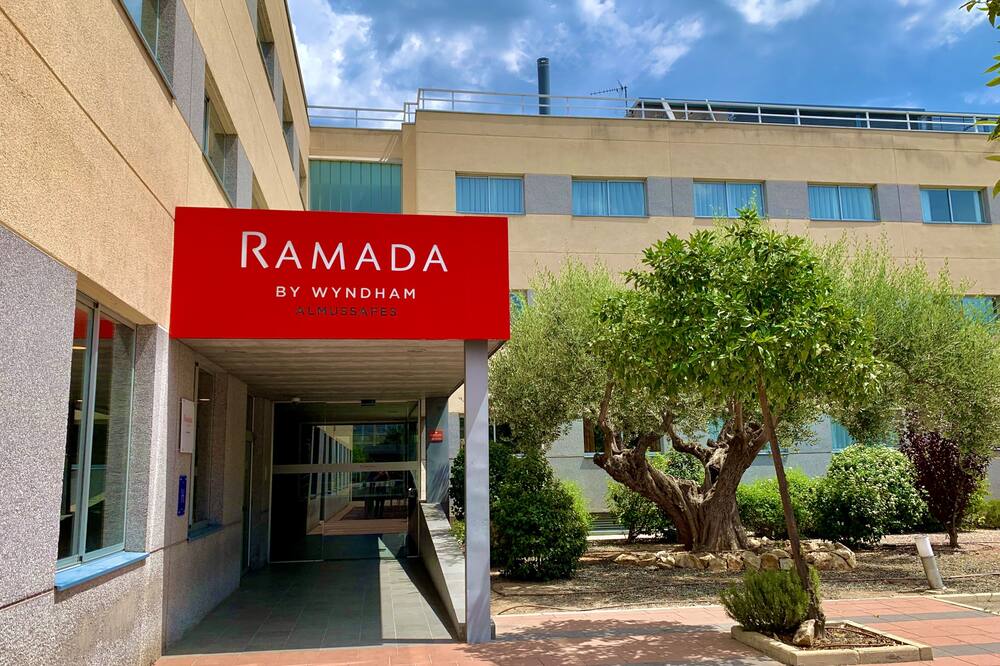 ラマダ バイ ウィンダム バレンシア アルムサフェス 写真