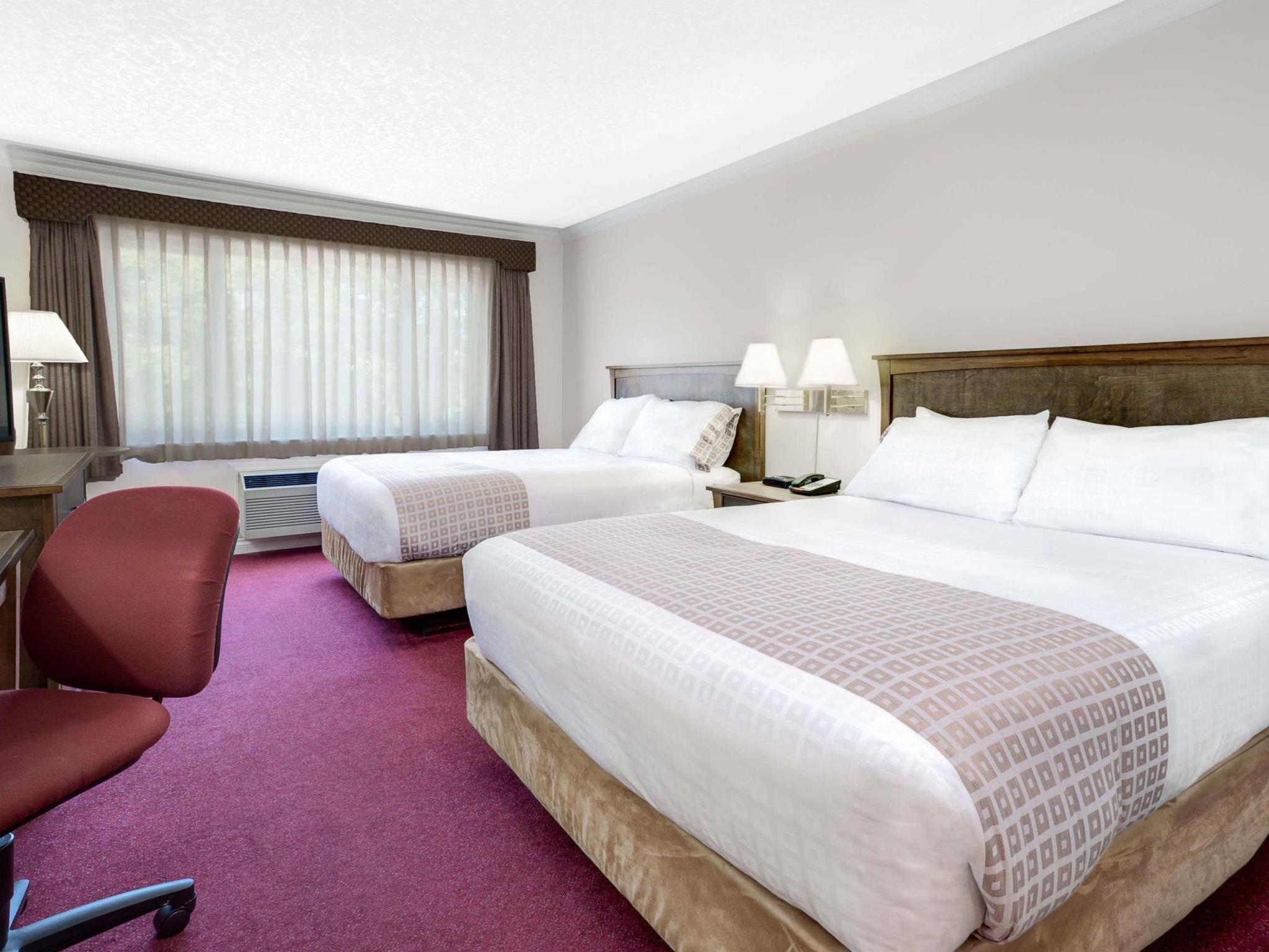 Holiday Inn Victoria - Elk Lake by IHG 写真