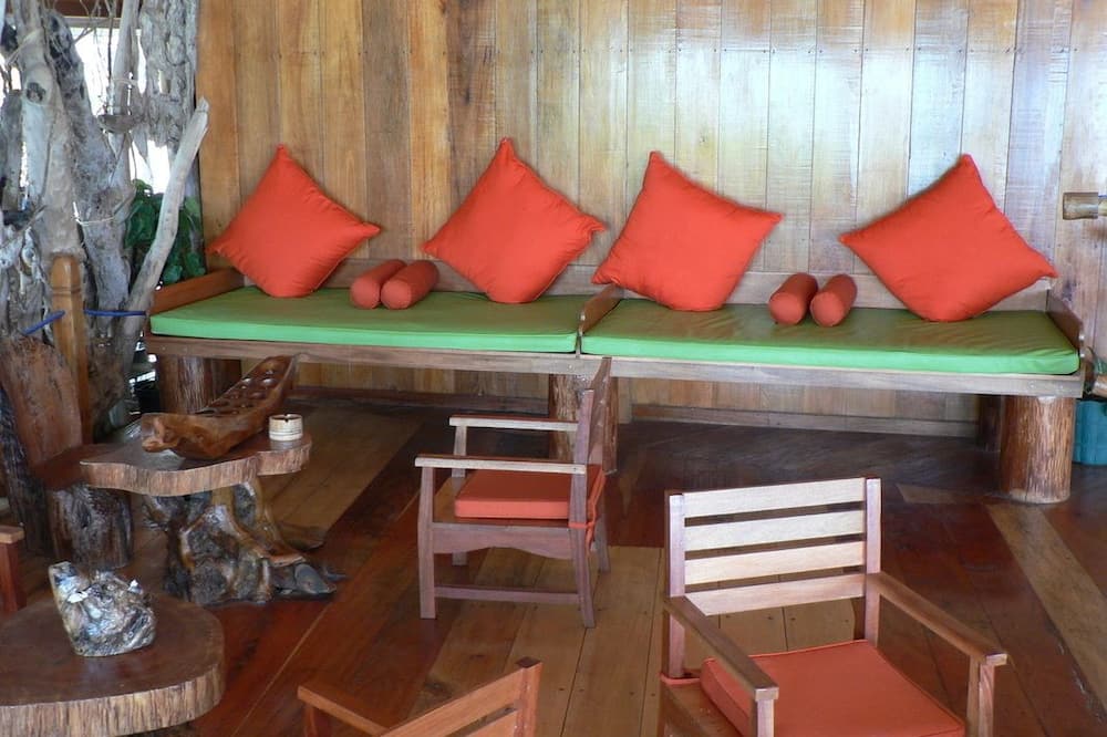 ウェシク エデン ビーチ ホテル 写真