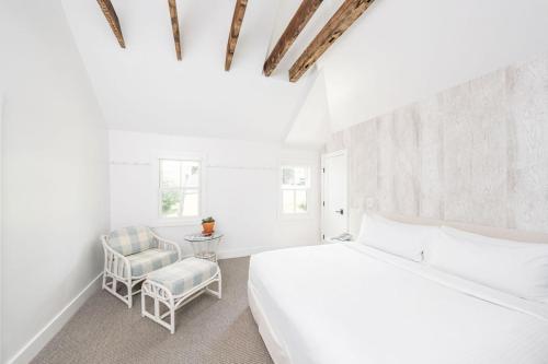 ホワイト ムース イン 写真