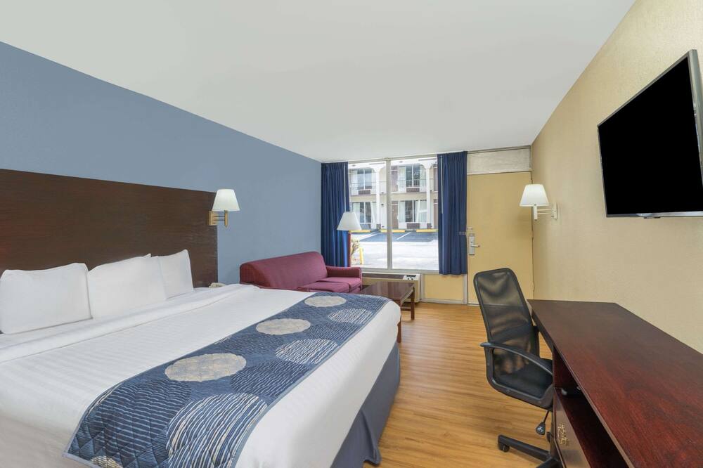 デイズ イン バイ ウィンダム ステーツビル 写真