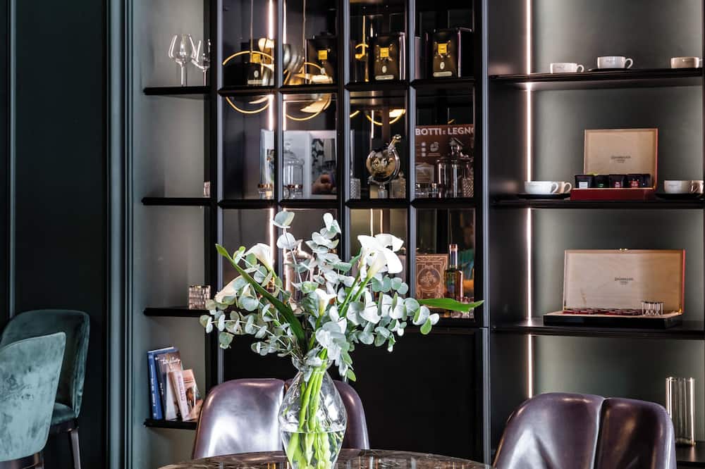 ホテル コンチネンタレ 写真