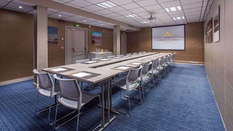 ホテル エタジュニ オペラ 写真