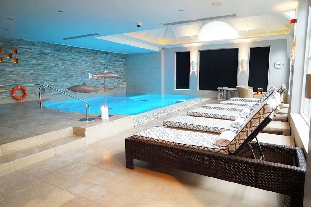 ノエル アームズ ホテル 写真