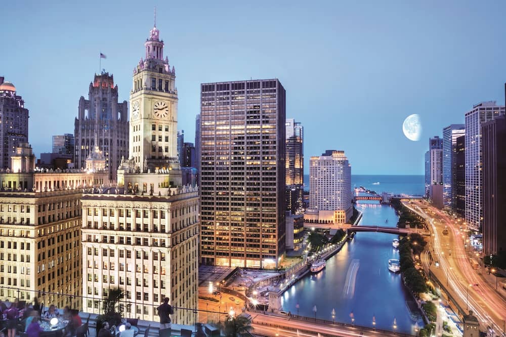 トランプ インターナショナル ホテル アンド タワー シカゴ 写真