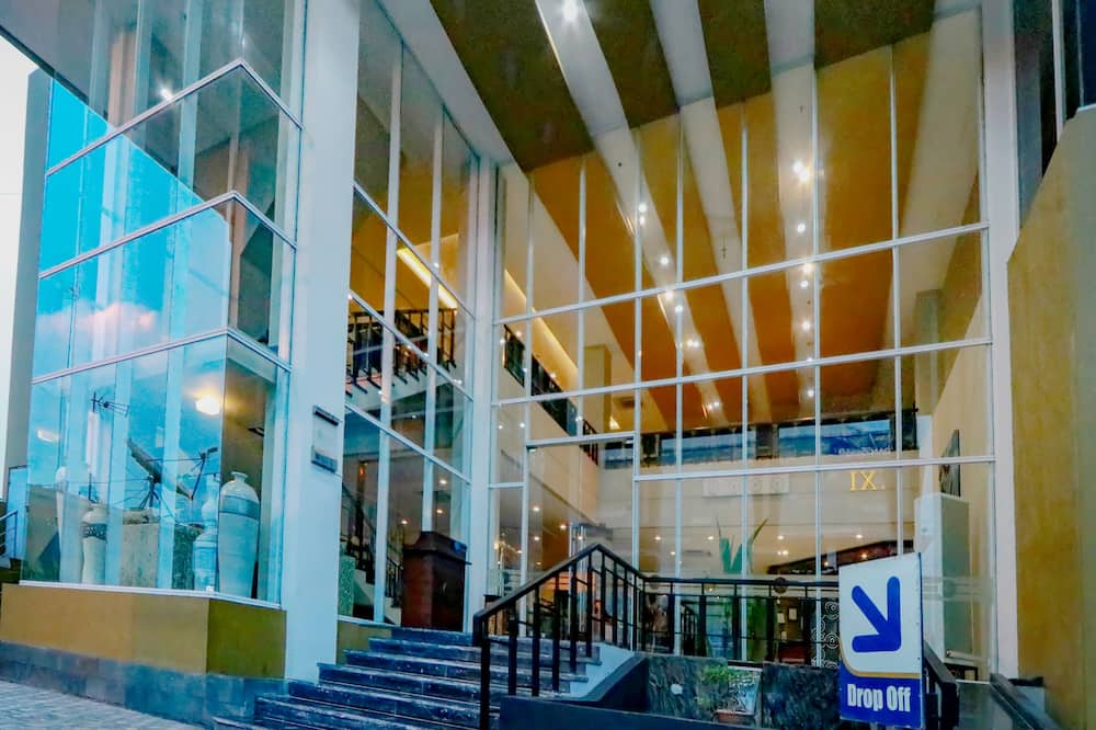 ホテル ダファムペカロンガン 写真