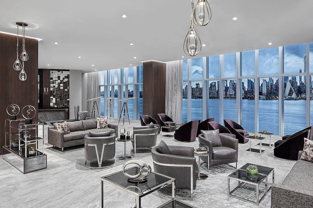 Envue, Autograph Collection 写真