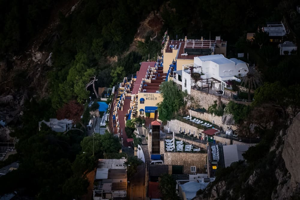 ホテル ウェーバー アンバサダー 写真