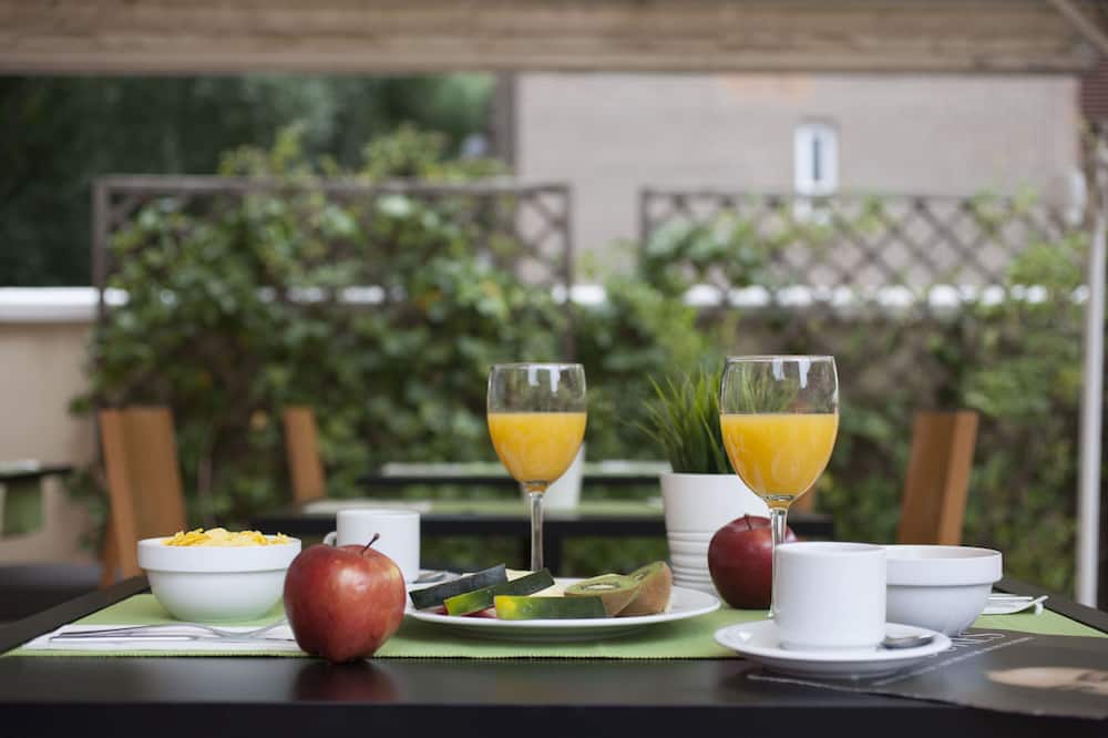 ホテル ポルセル トレ ガルデン 写真