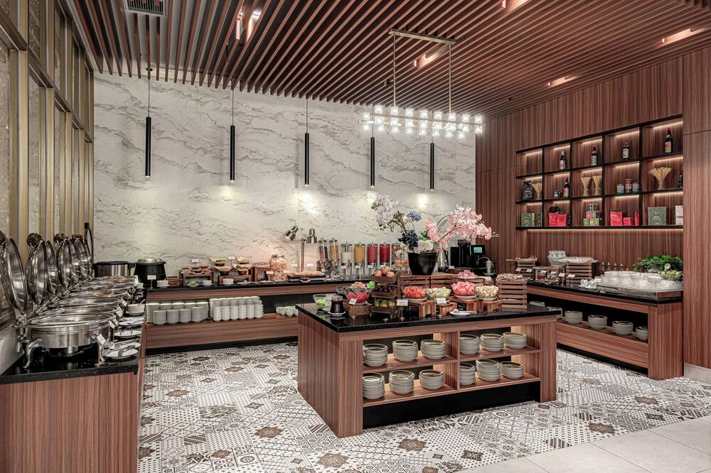 ワイズラグジュホテルスパツィオスラバヤ 写真