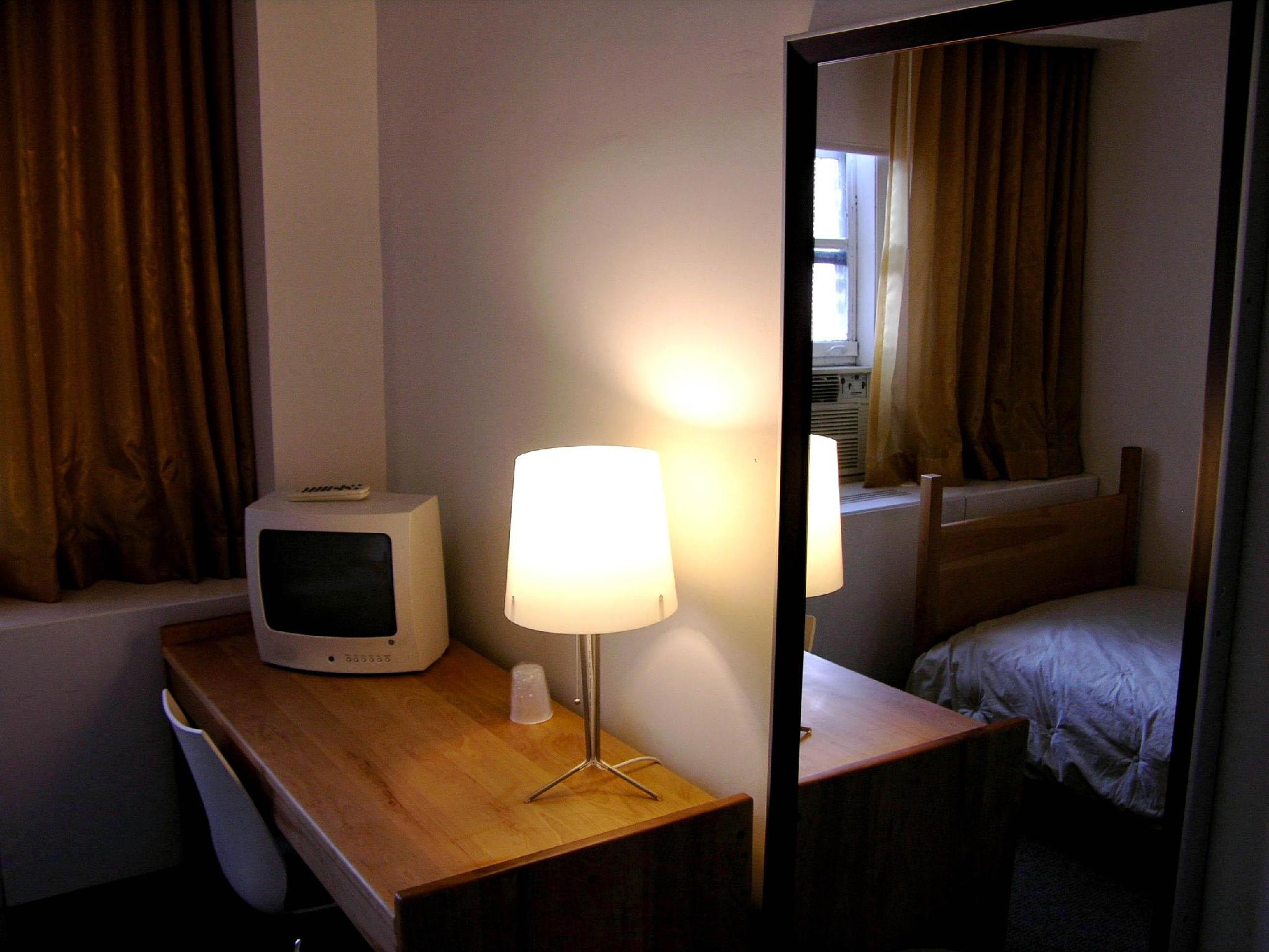 YMCA West Side 写真