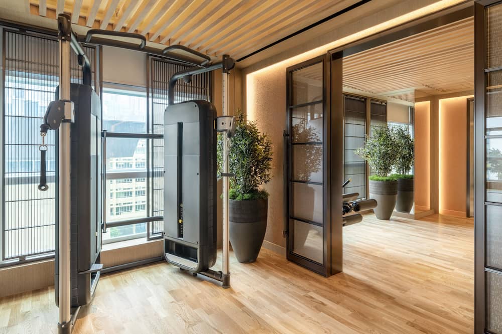 ランソン プレイス コーズウェイ ベイ ホンコン 写真