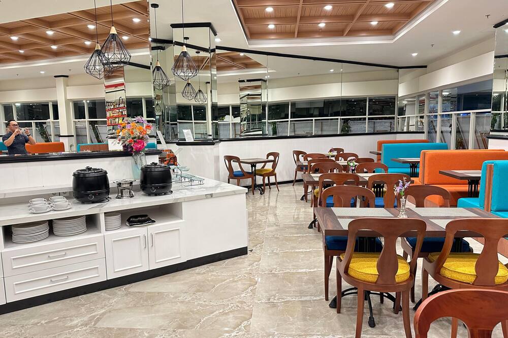 ディプリマホテルジェムルサリスラバヤ 写真