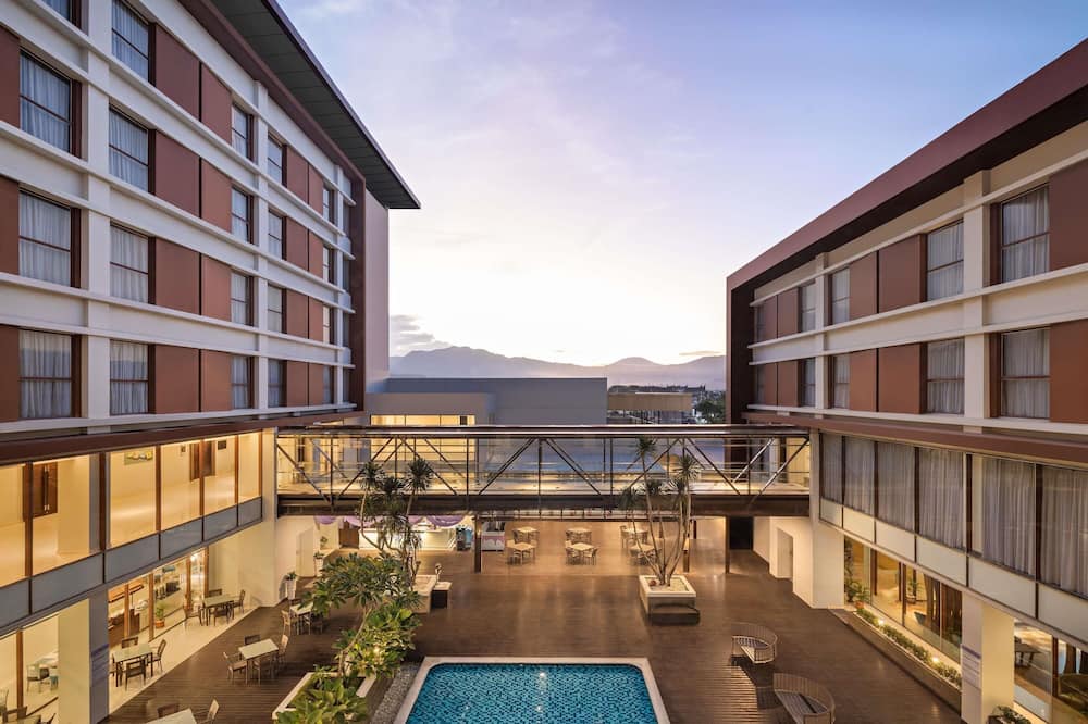 メルキュール パダン ホテル 写真