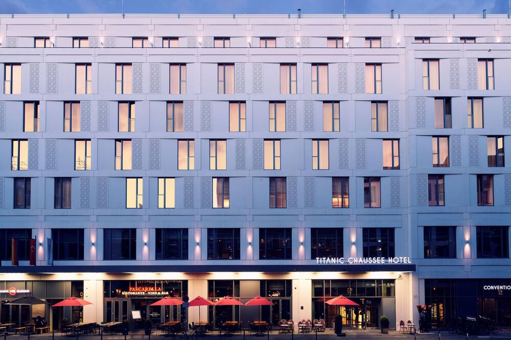 タイタニック シャウゼー ベルリン 写真