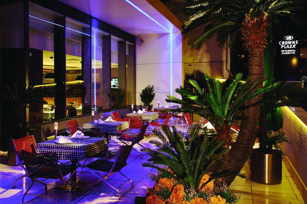 クラウンプラザ イスタンブール ハルビエ バイ IHG 写真