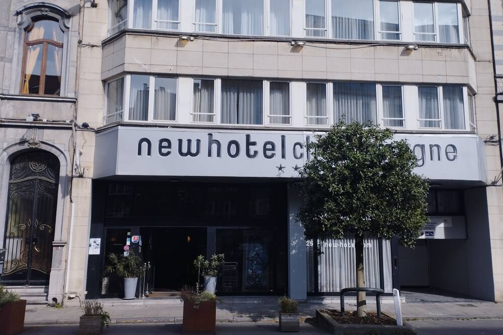 ニュー ホテル シャルルマーニュ 写真