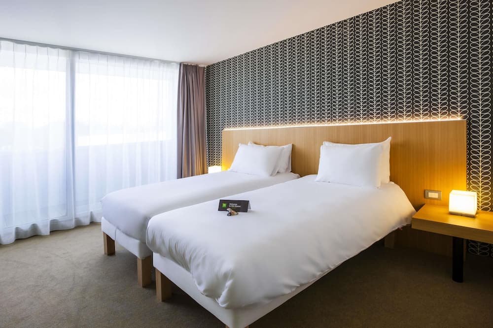 イビス スタイルズ コルトレイク エクスポ 写真