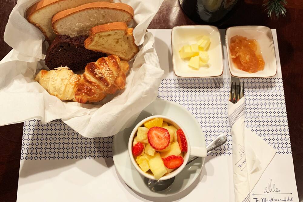 メイフラワー ホテル 写真