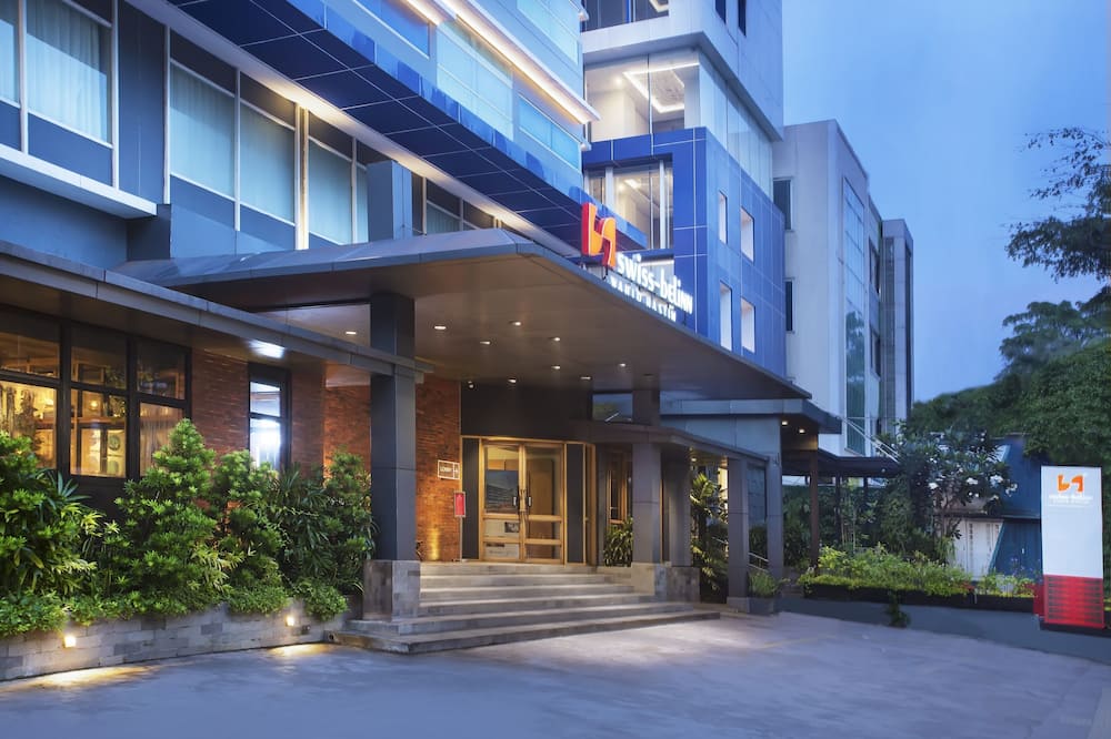 スイス ベリン ワヒド ハシム 写真