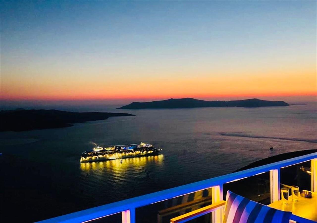 ルーカス オン ザ クリフ 写真