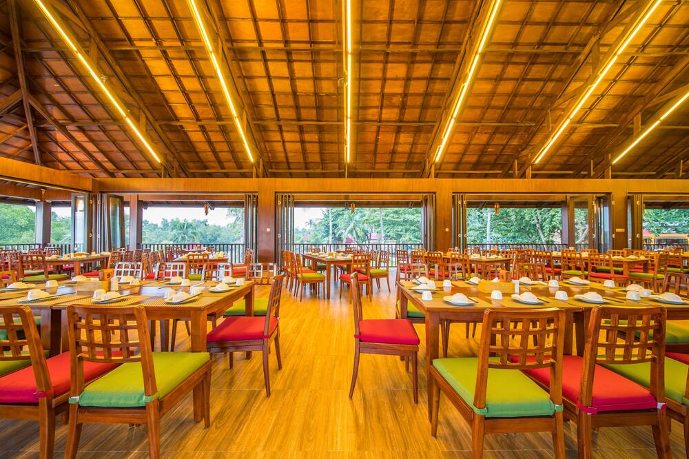 ヌサンタラ ディアン センター 写真