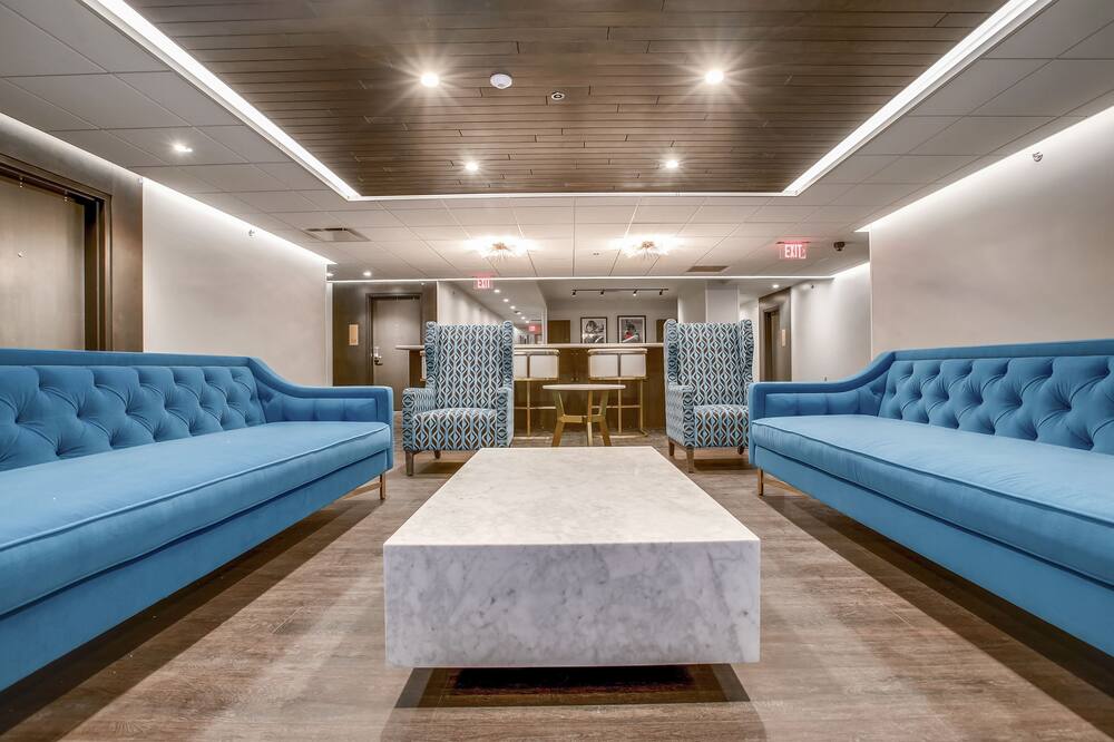 エタージ エグゼクティブ リビング 写真