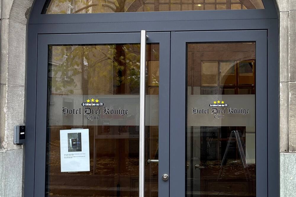 ホテル ドライ ケーニゲ 写真